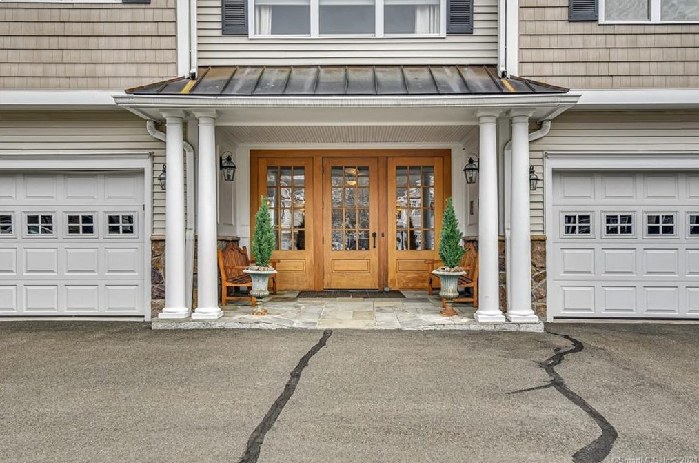 11 Franklin Ct, Newtown, CT 06470-1468