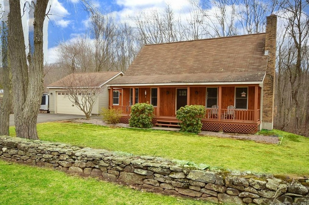 6 Ridge Dr, Ellington, CT 06029