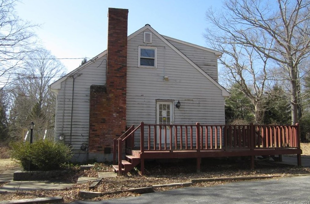 34 Pearl St, Lisbon, CT 06330-1216