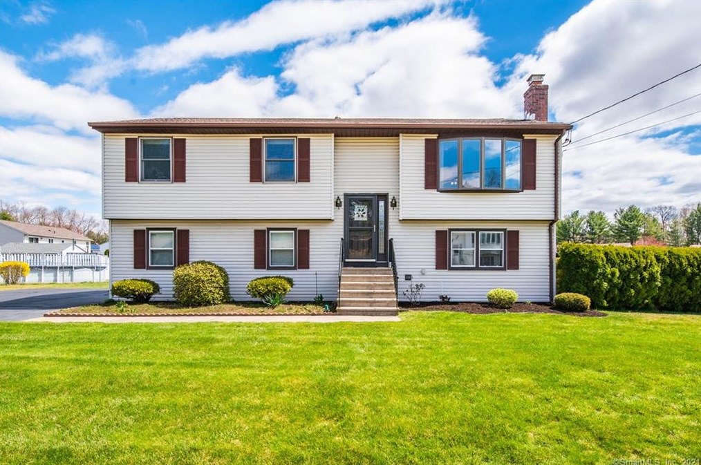 32 Julie Rd, Plainville, CT 06062