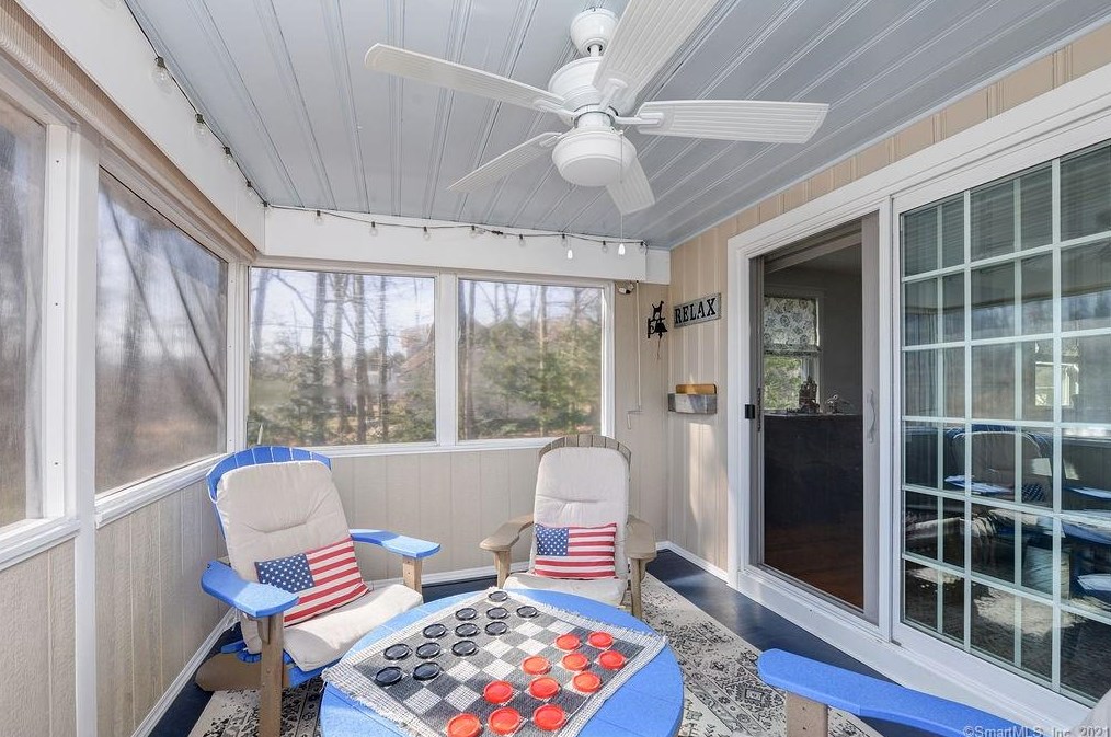 1080 Ratley Rd, Suffield CT 06093-2411 exterior