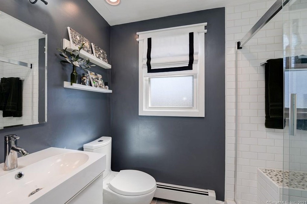 1080 Ratley Rd, Suffield CT 06093-2411 exterior