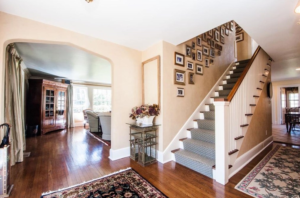 26 Kelley Grn, New Canaan, CT 06840