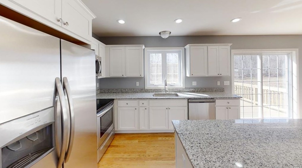 3 Jamies Way, Chesterfield, CT 06370-1088