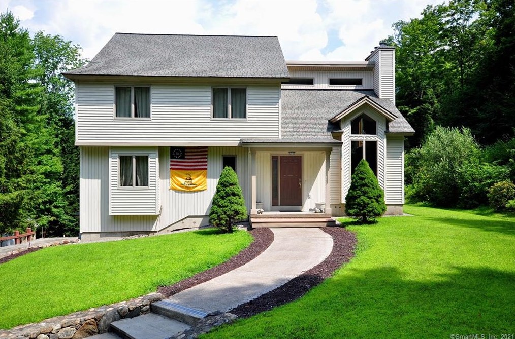 26 Ruth Cross Rd, Colbrook, CT 06021