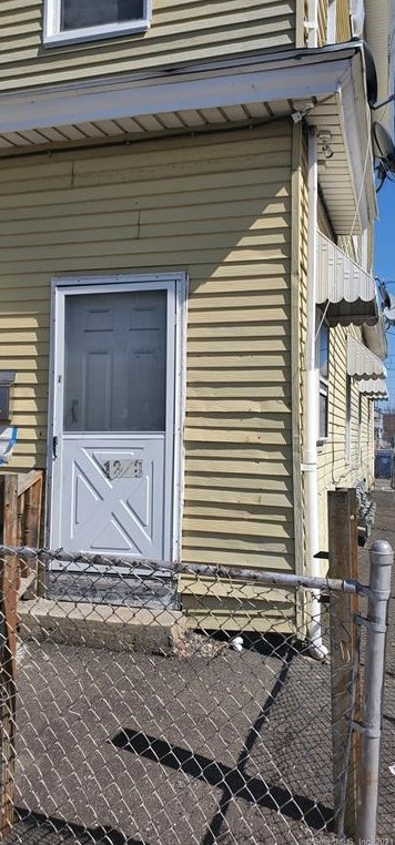 1220 Pembroke St, Bridgeport, CT 06608