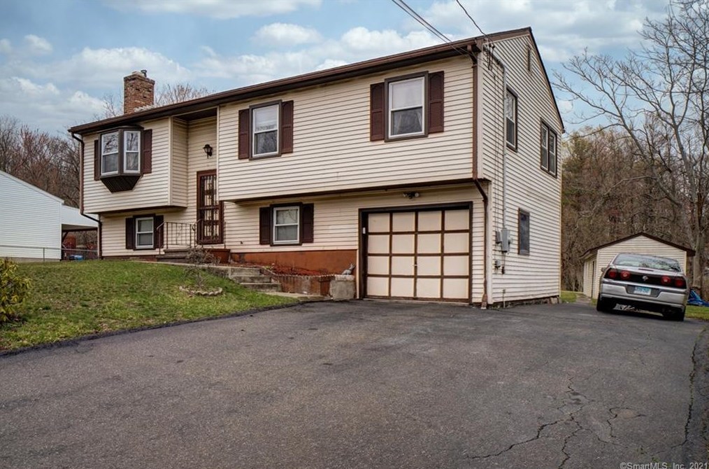 43 Detroit Ave, Meriden, CT 06450-2338