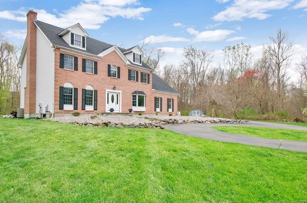 80 Pond Cir, Somers, CT 06071