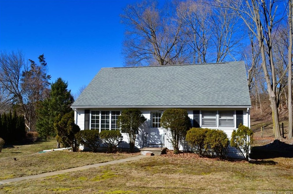 4 Mountain Rd, Danbury, CT 06810