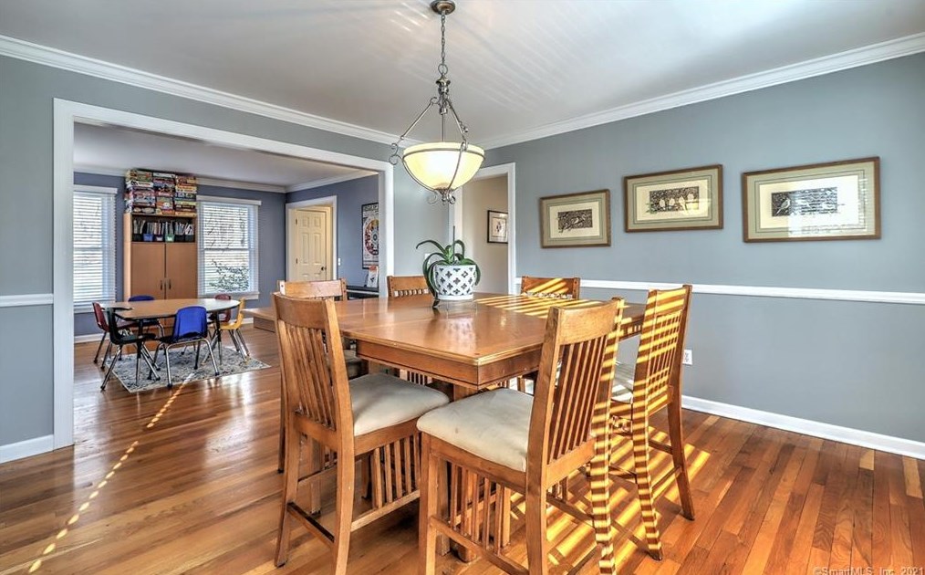 613 Patriot Rd, Southbury CT  06488-3223 exterior