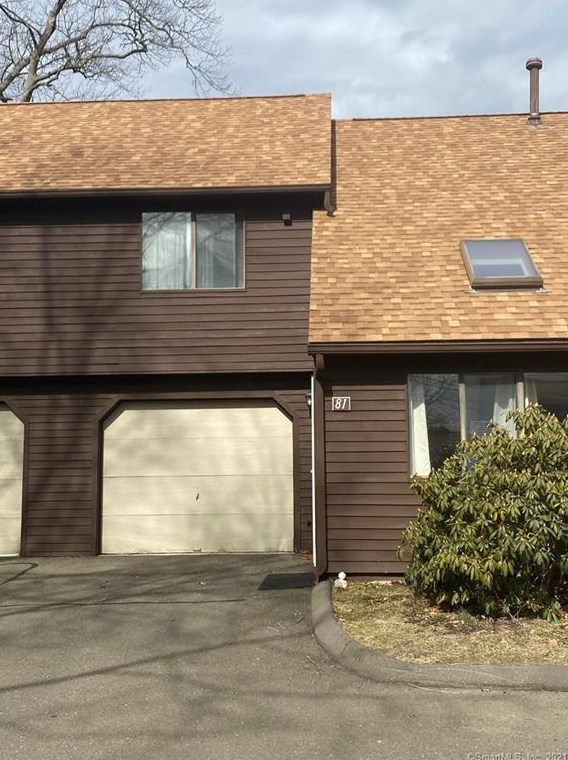 81 Trolley Cir #81, Milford, CT 06460