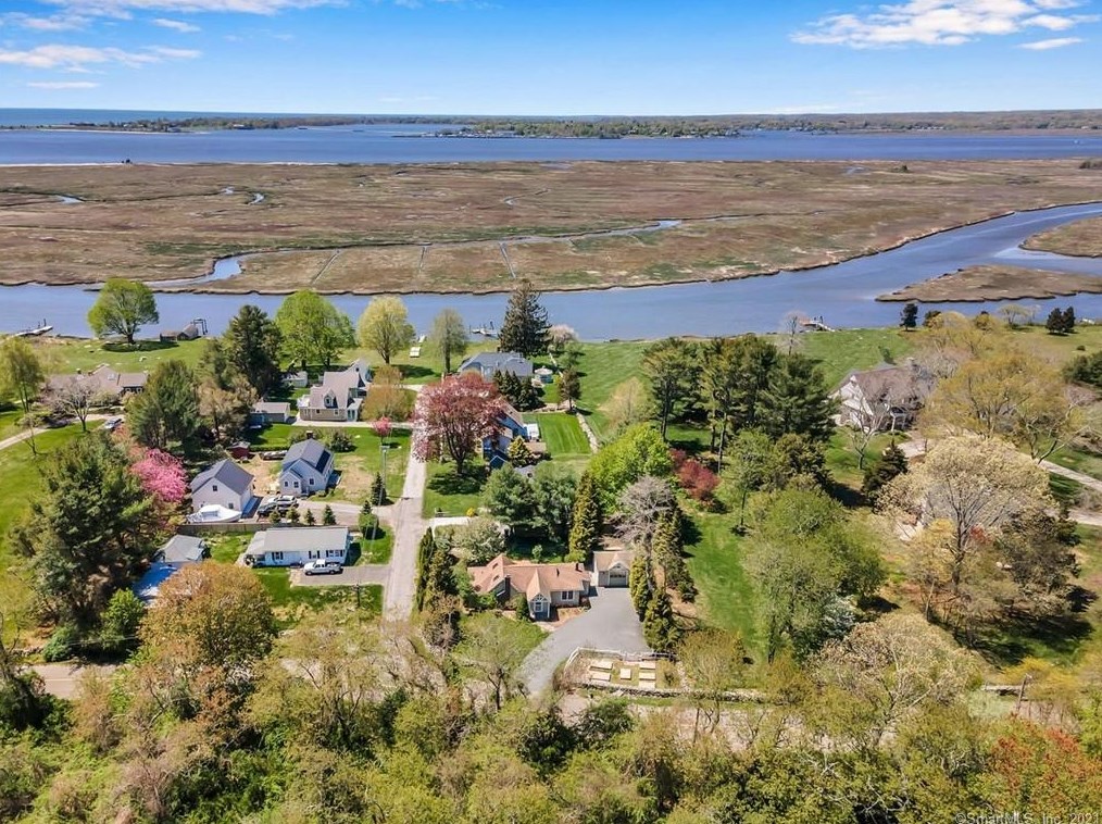 33 Smiths Neck Rd, Lyme, CT 06371