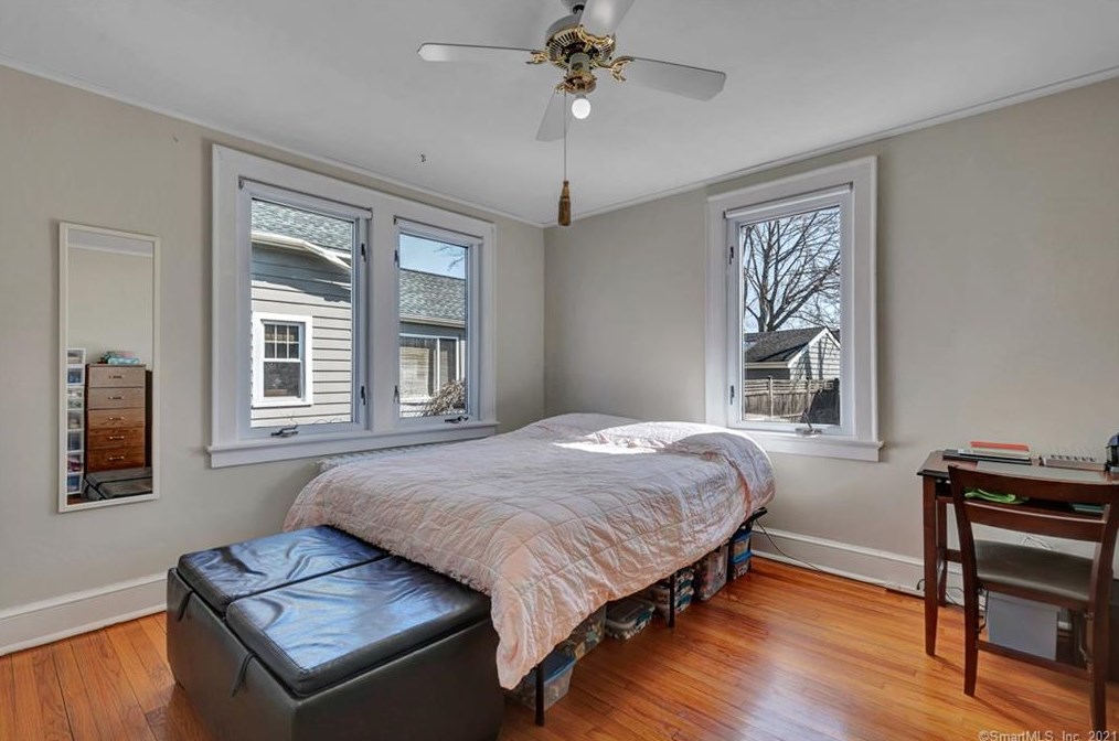 37 Chidsey Ave, New Haven CT 06512-3007 exterior