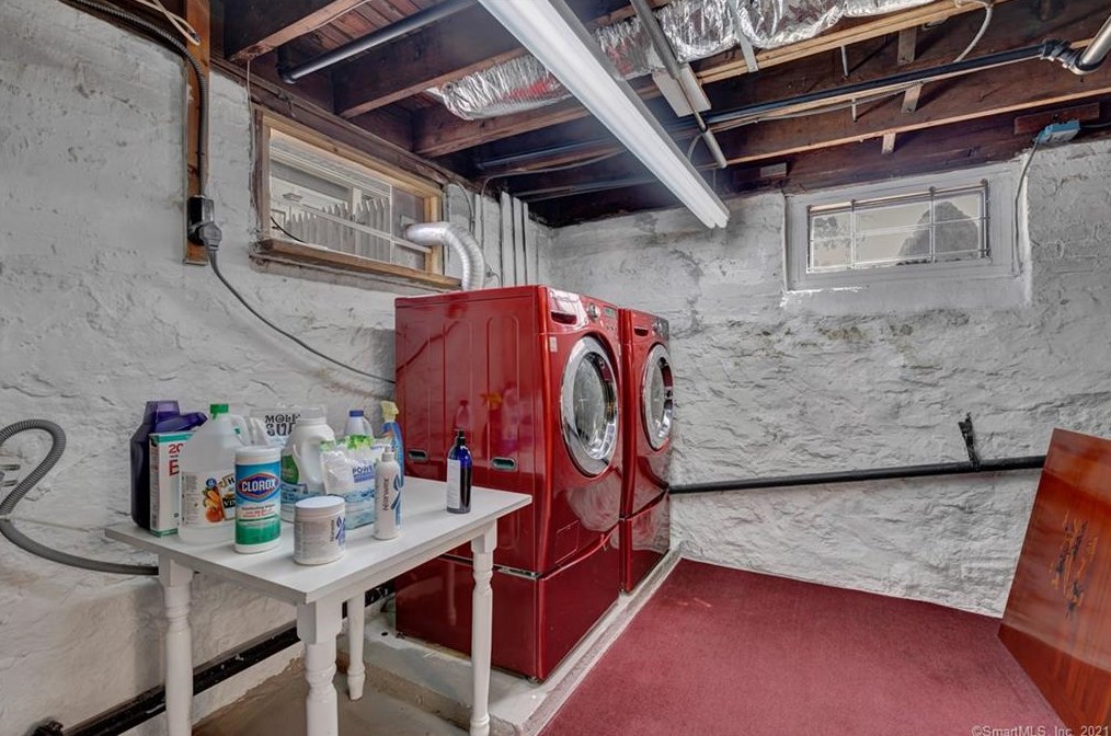 37 Chidsey Ave, New Haven CT 06512-3007 exterior