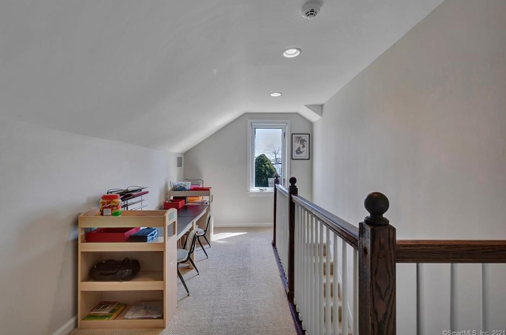 37 Chidsey Ave, New Haven CT 06512-3007 exterior