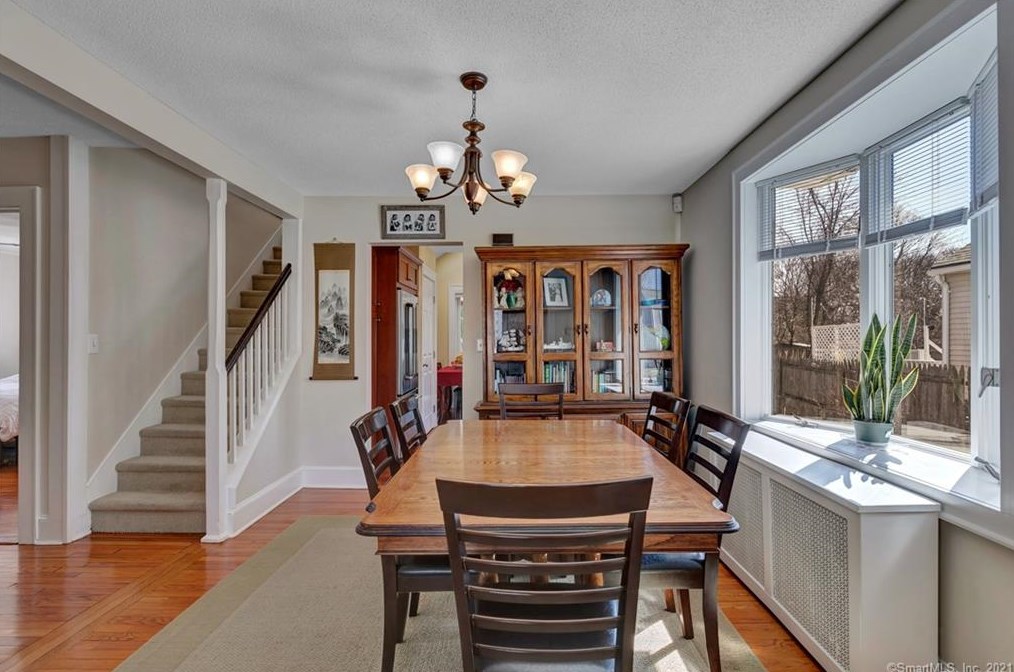 37 Chidsey Ave, New Haven CT 06512-3007 exterior