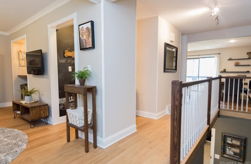 185 Knapps Hwy, Fairfield, CT 06825-3737