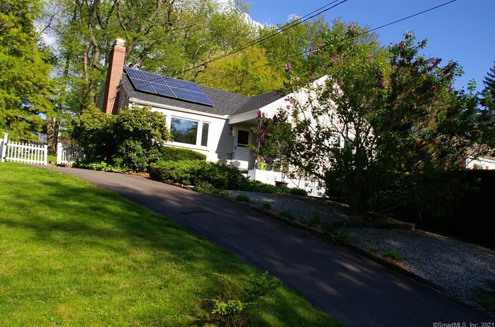 1014 N Worthy St, Windsor, CT 06095
