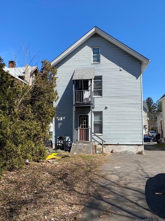 60 2nd St, Meriden CT  06451-4021 exterior