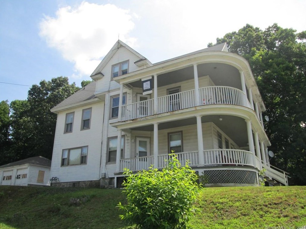 341 Valley St #10, Chestnut Hill, CT 06226