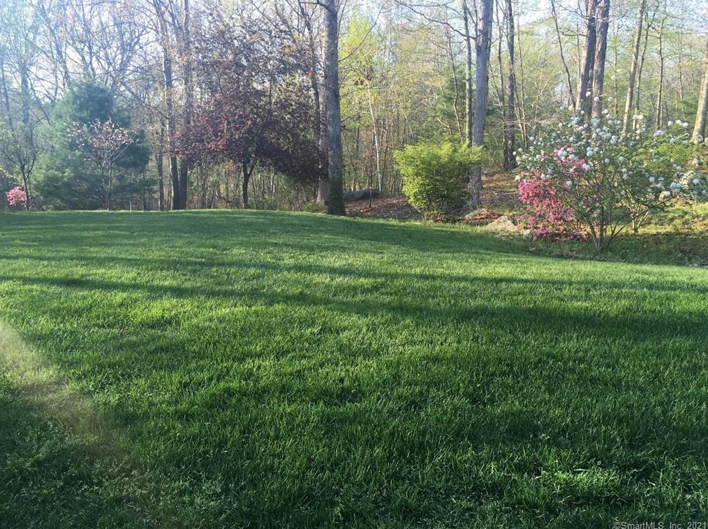 79 Olde Orchard Rd, Clinton, CT 06413 exterior