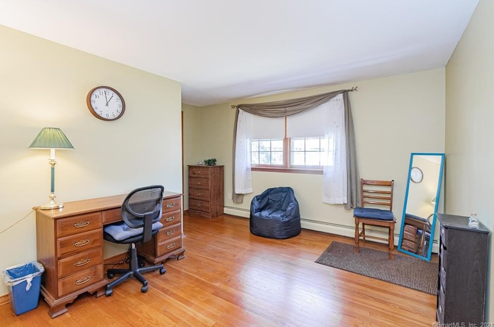 124 Huntington Dr, Vernon CT  06066-4610 exterior