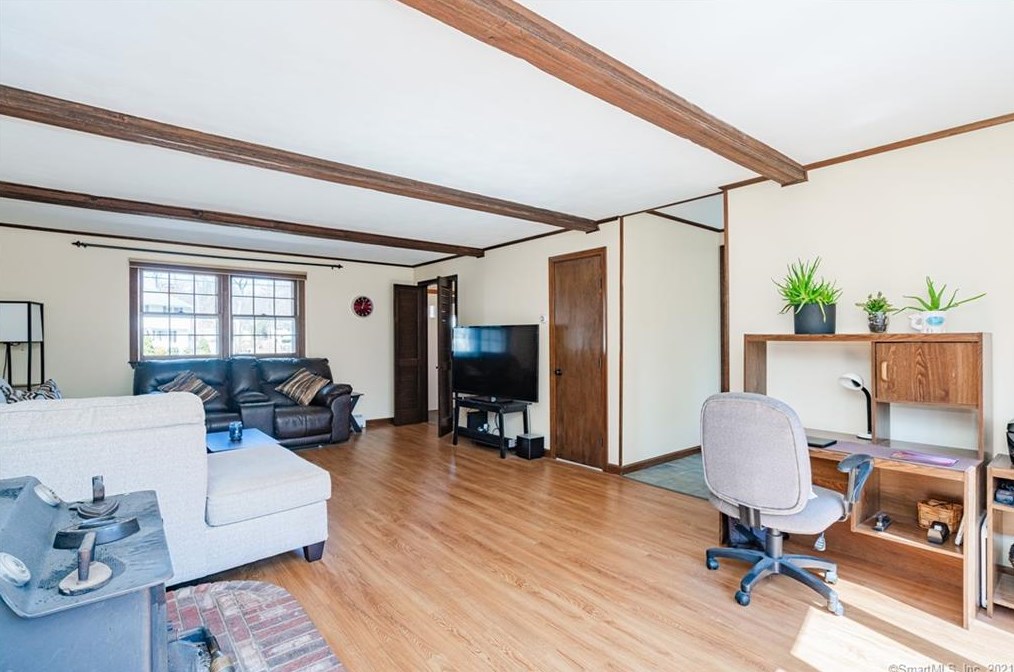 124 Huntington Dr, Vernon CT  06066-4610 exterior