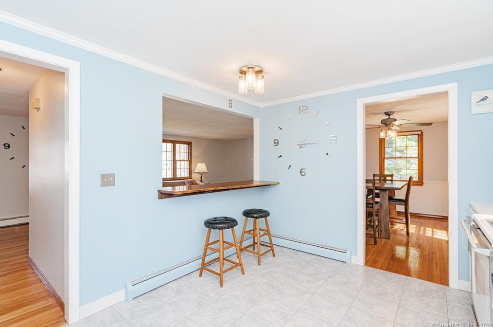 124 Huntington Dr, Vernon CT  06066-4610 exterior