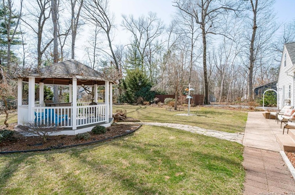 124 Huntington Dr, Vernon CT  06066-4610 exterior