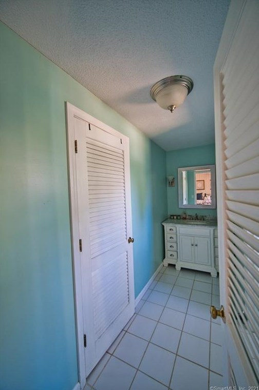5 Shanda Ln, Tolland CT  06084-3952 exterior