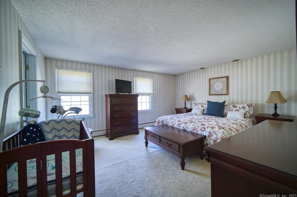 5 Shanda Ln, Tolland CT  06084-3952 exterior