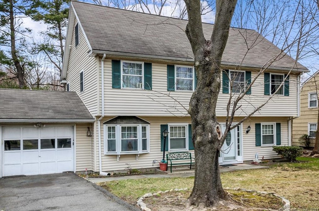 66 Snow Crystal Ln, Stamford, CT 06905