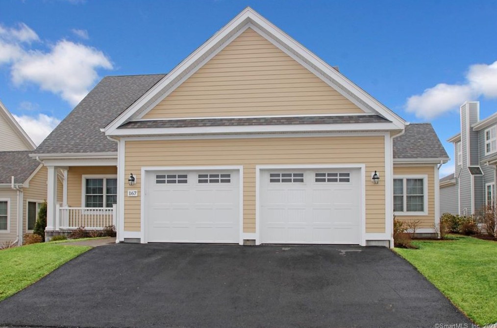 167 Sunrise Hill Cir #167, Orange, CT 06477