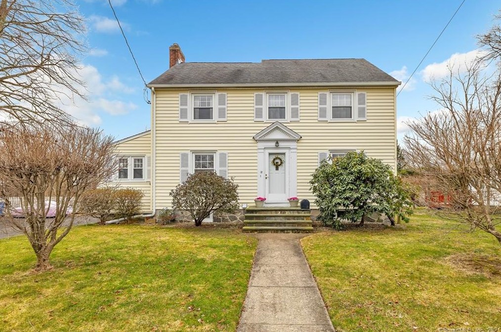 12 Briarcroft Ave, Bridgeport, CT 06611