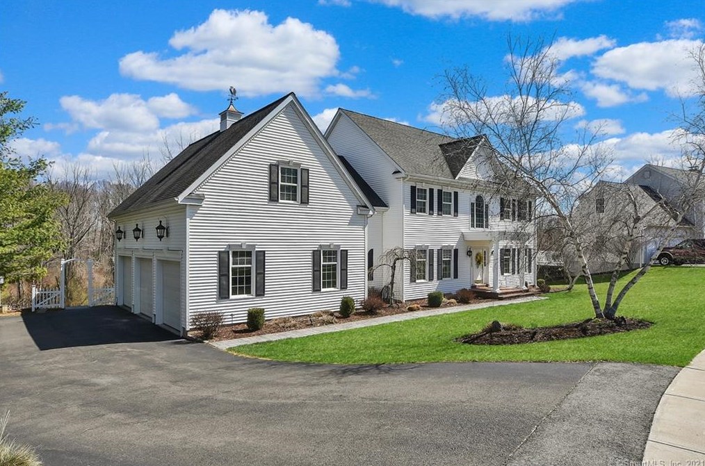 36 Cranberry Ln, Middletown, CT 06457