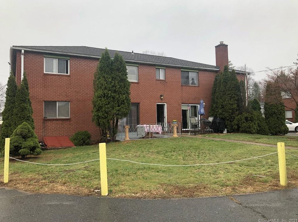 10 Casabella Cir, Hartford, CT 06108-2724
