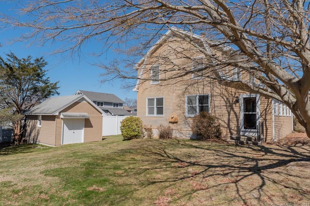 33 Billow Rd, Lyme, CT 06371