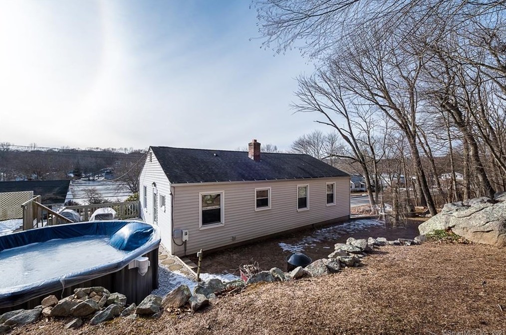 75 Flanders Rd, Niantic, CT 06357
