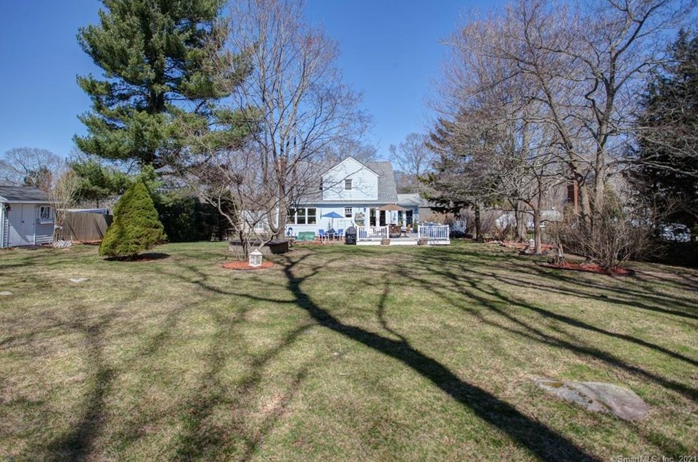 5 Marilyn Rd, Waterford, CT 06385