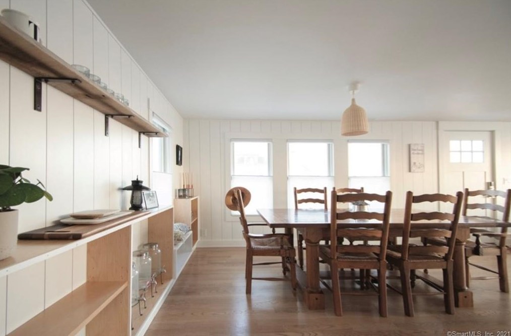 39 Point Beach Dr, Milford, CT 06460