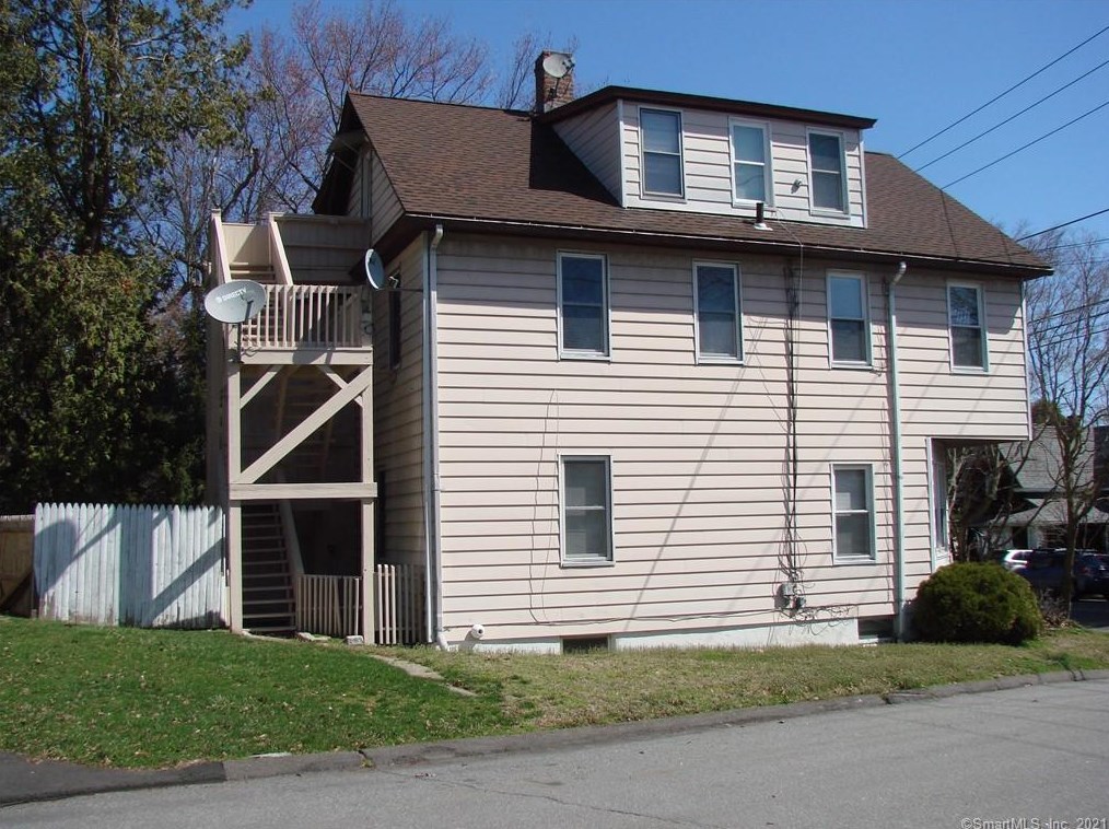 246 Old Stratfield Rd #1, Fairfield, CT 06825