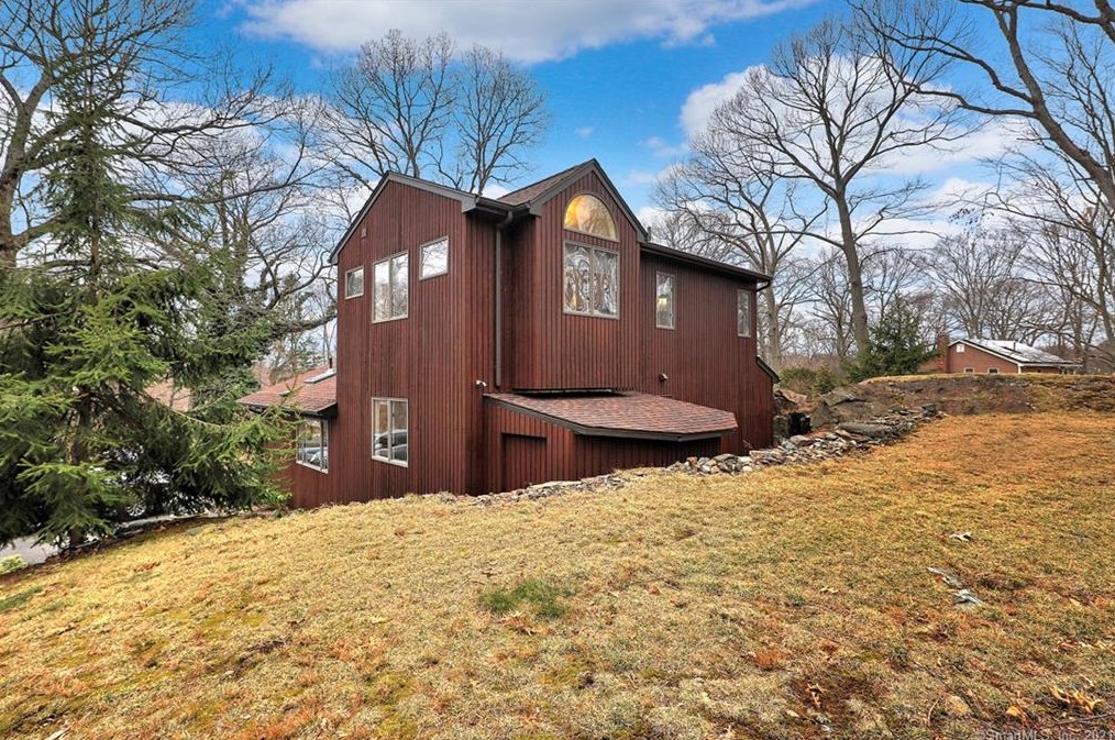 150 W Rutland Rd, Milford, CT 06461