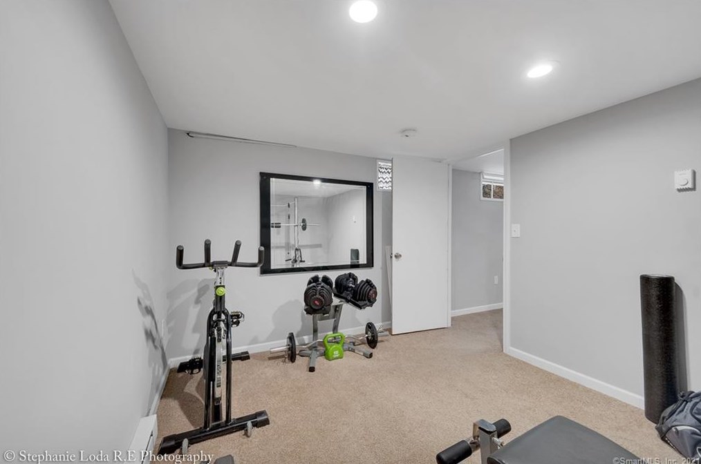 19 Seneca Rd, Wallingford CT  06492-2817 exterior