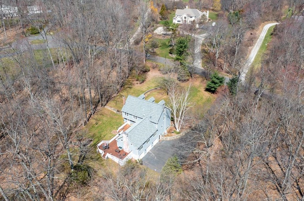28 Hunters Way, New Haven, CT 06514 exterior