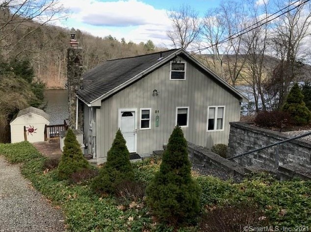 81 Algonquin Trl, Sandy Hook, CT 06482