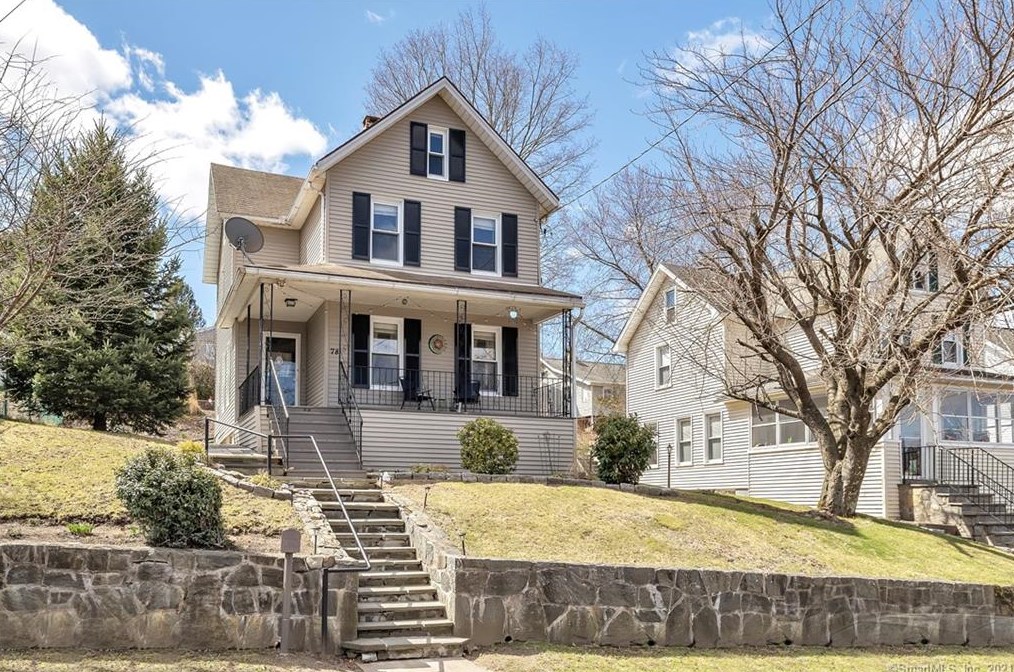 78 New St, Huntington, CT 06484
