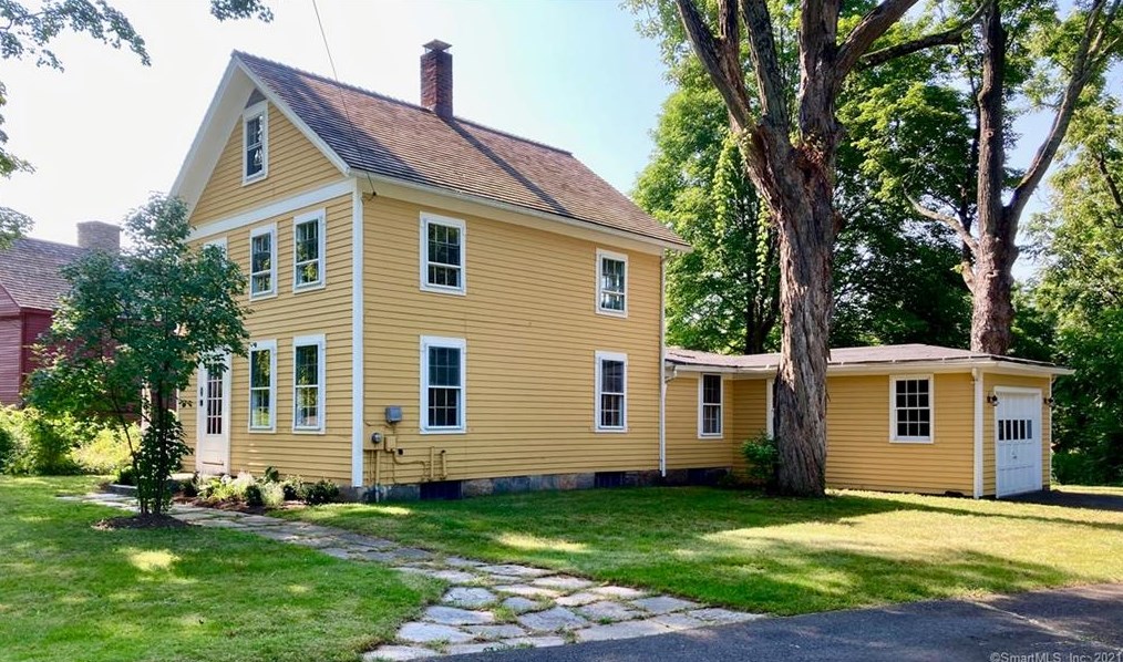 29 Hollow Rd, Woodbury, CT 06798