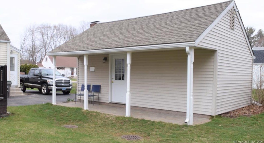 26 Clyde Rd, Manchester, CT 06042