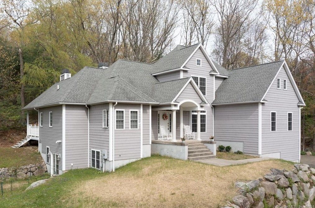 22 Wolf Hill Rd, Waterbury, CT 06716
