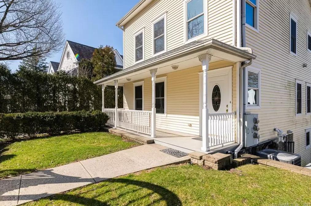 206 Milbank Ave, Greenwich, CT 06830